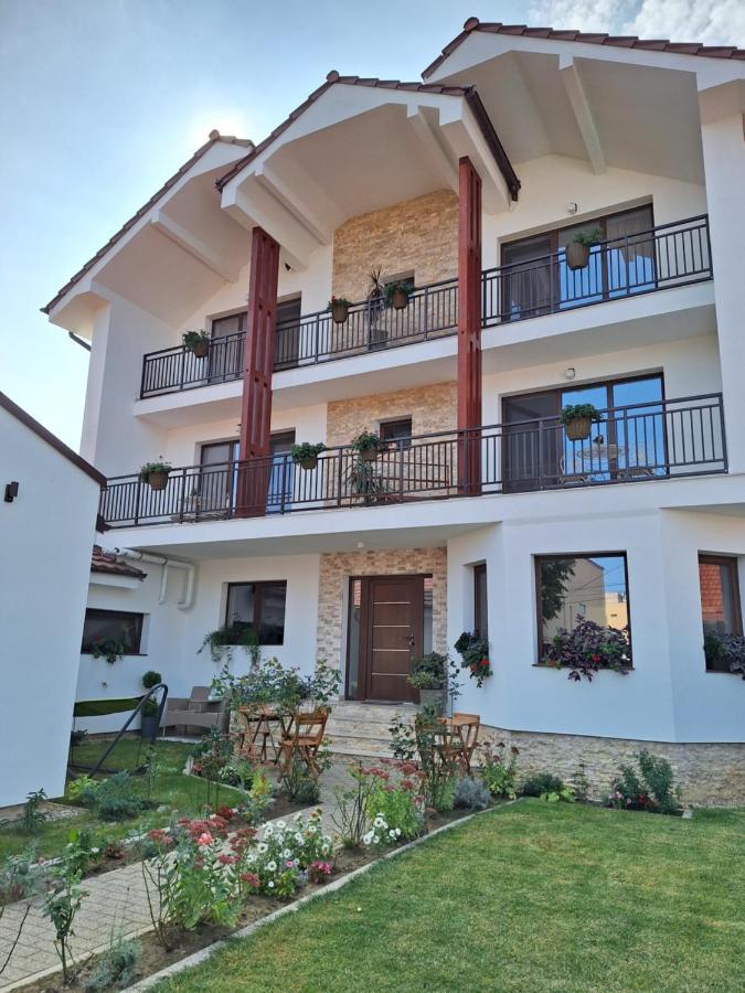 Trend Bed & Breakfast Arad Luaran gambar