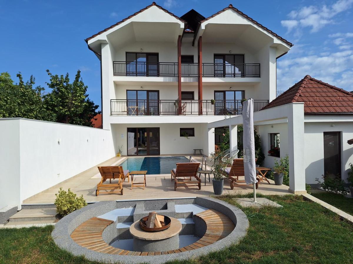 Trend Bed & Breakfast Arad Luaran gambar