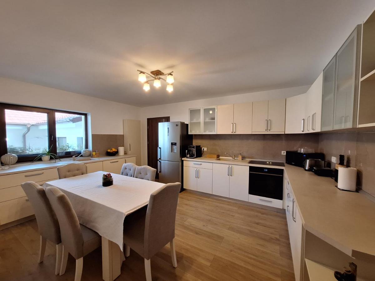 Trend Bed & Breakfast Arad Luaran gambar