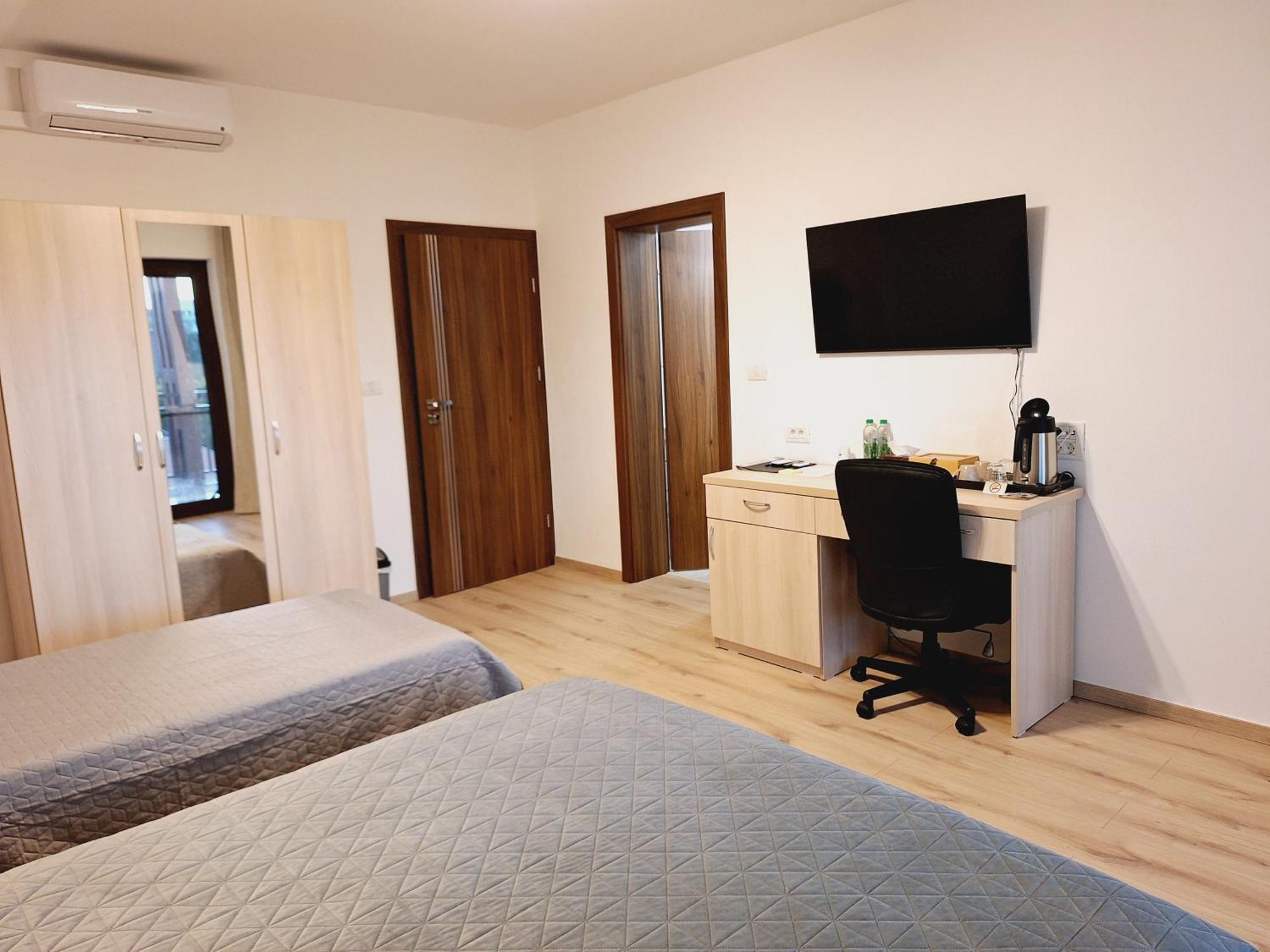 Trend Bed & Breakfast Arad Luaran gambar