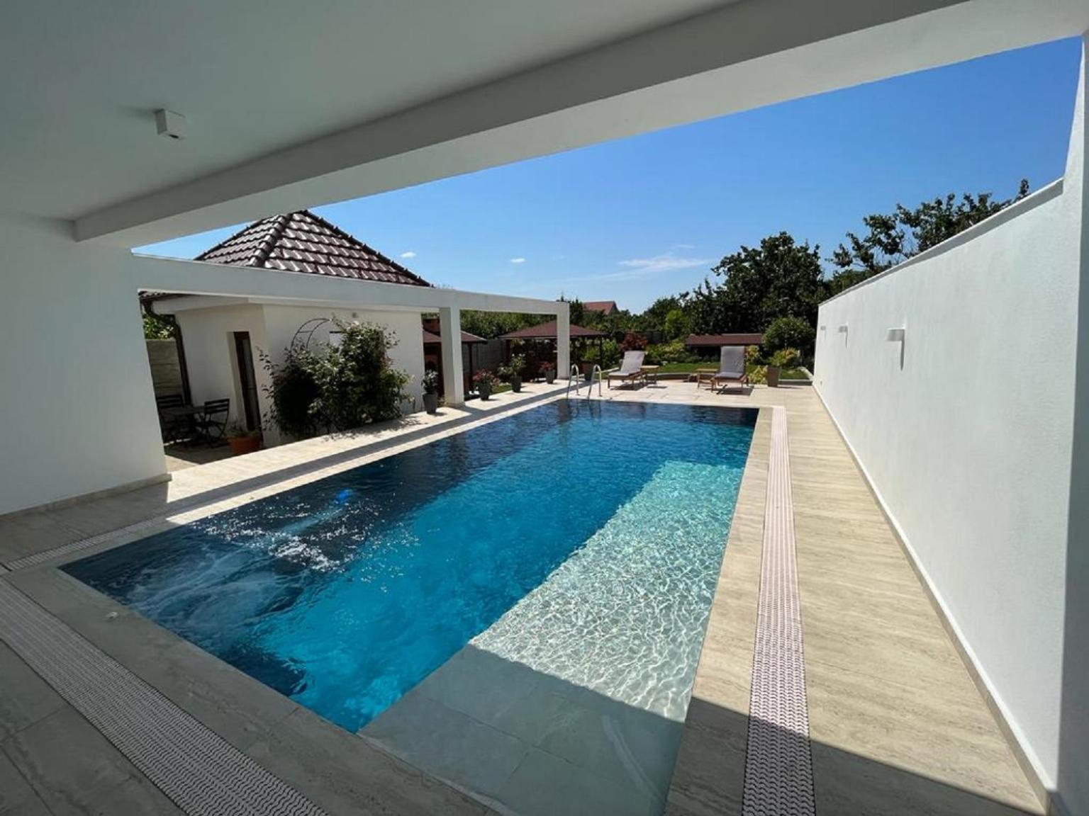 Trend Bed & Breakfast Arad Luaran gambar